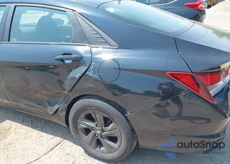 2022 Hyundai Elantra Sel z USA, uszkodzony, nr VIN KMHLM4AG7NU242879